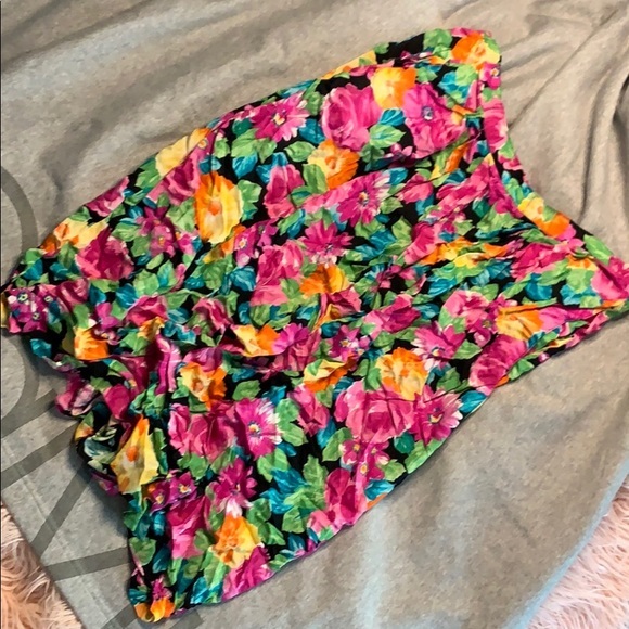Dresses & Skirts - vintage floral skirt